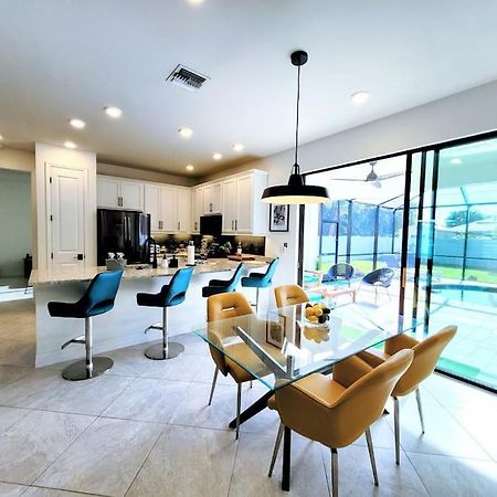 Blue Door Retreat - Luxury Pool Home - Sleeps 8 Cape Coral Buitenkant foto