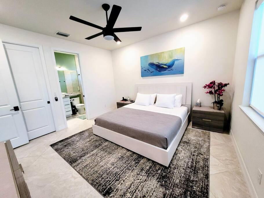 Blue Door Retreat - Luxury Pool Home - Sleeps 8 Cape Coral Buitenkant foto