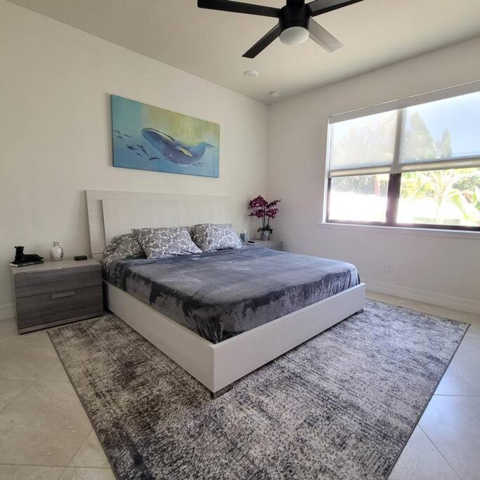Blue Door Retreat - Luxury Pool Home - Sleeps 8 Cape Coral Buitenkant foto