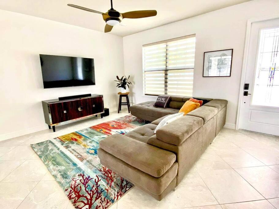 Blue Door Retreat - Luxury Pool Home - Sleeps 8 Cape Coral Buitenkant foto