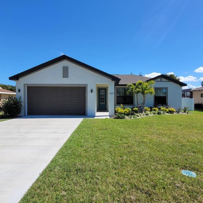 Blue Door Retreat - Luxury Pool Home - Sleeps 8 Cape Coral Buitenkant foto